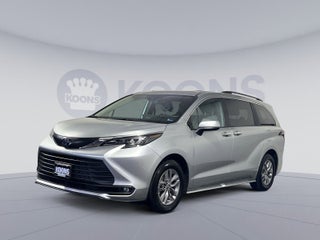 2025 Toyota Sienna XLE