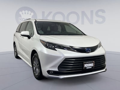2025 Toyota Sienna XLE