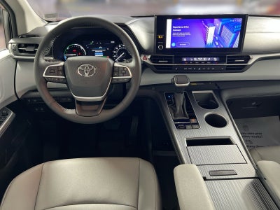 2025 Toyota Sienna XLE