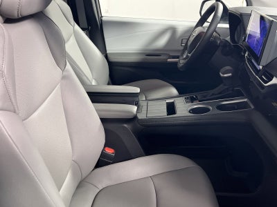 2025 Toyota Sienna XLE
