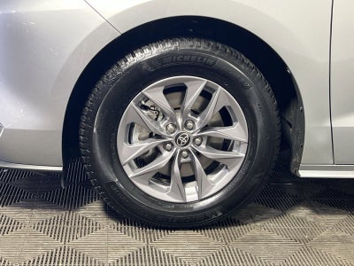 2024 Toyota Sienna XLE