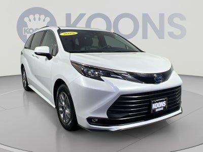 2025 Toyota Sienna XLE