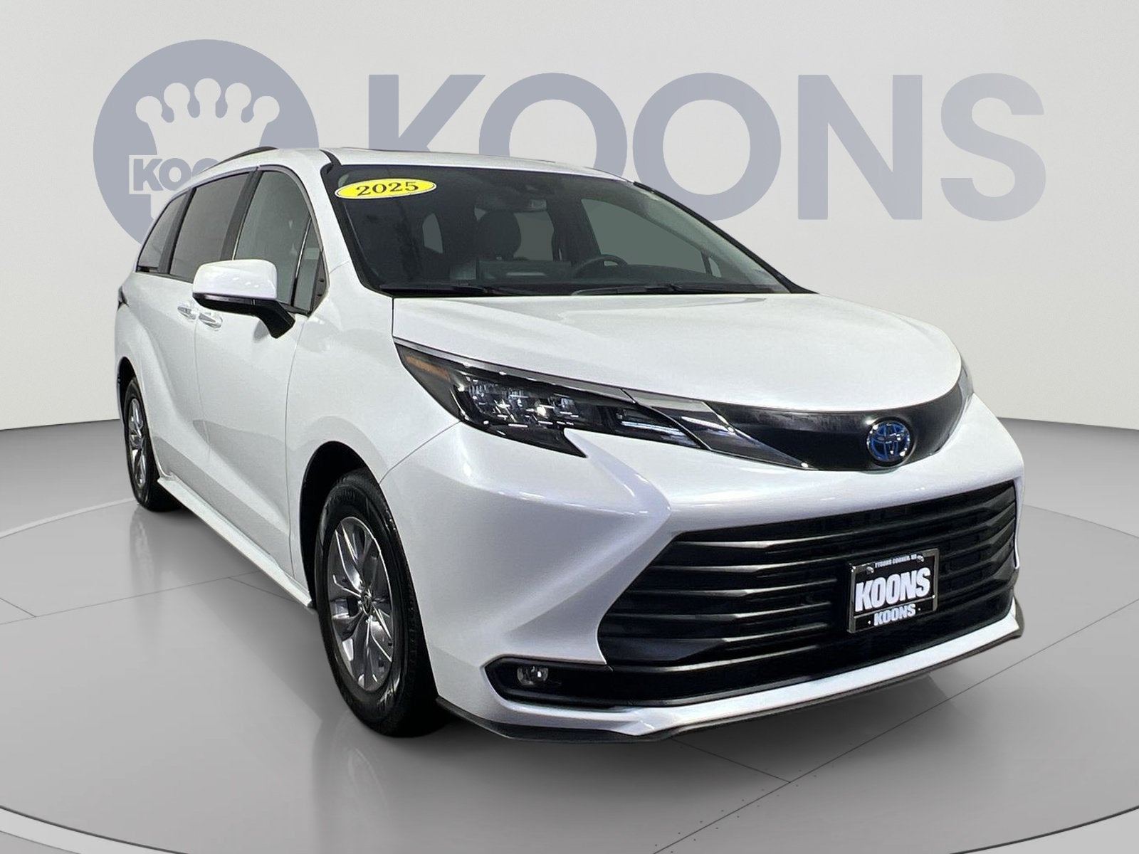 2025 Toyota Sienna XLE