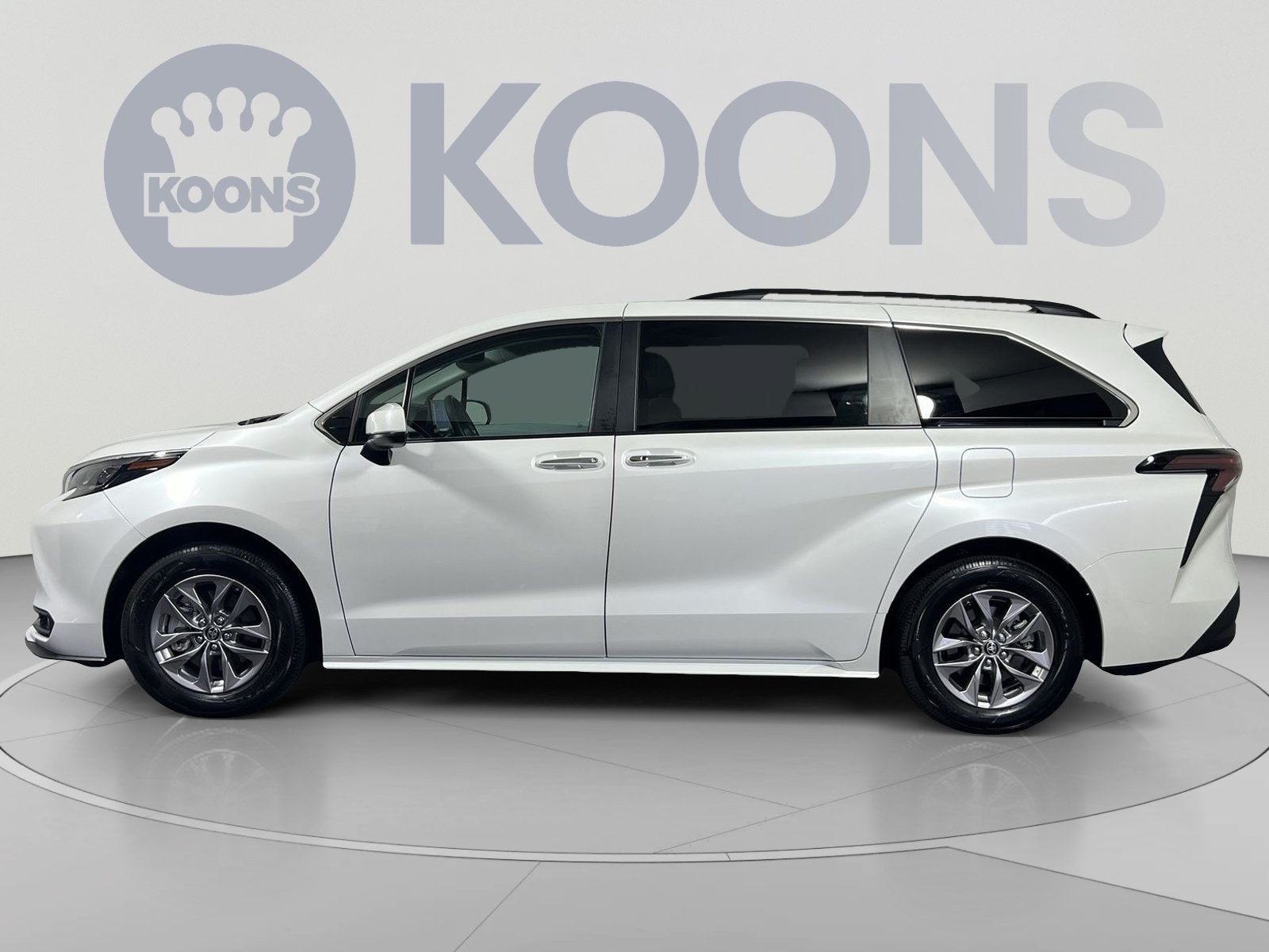 2025 Toyota Sienna XLE