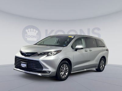2023 Toyota Sienna XLE