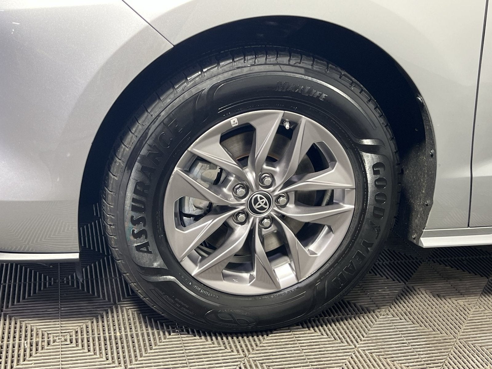 2023 Toyota Sienna XLE