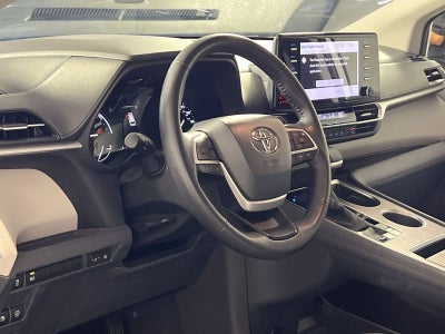 2023 Toyota Sienna XLE