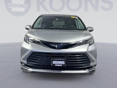2023 Toyota Sienna XLE