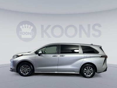 2023 Toyota Sienna XLE