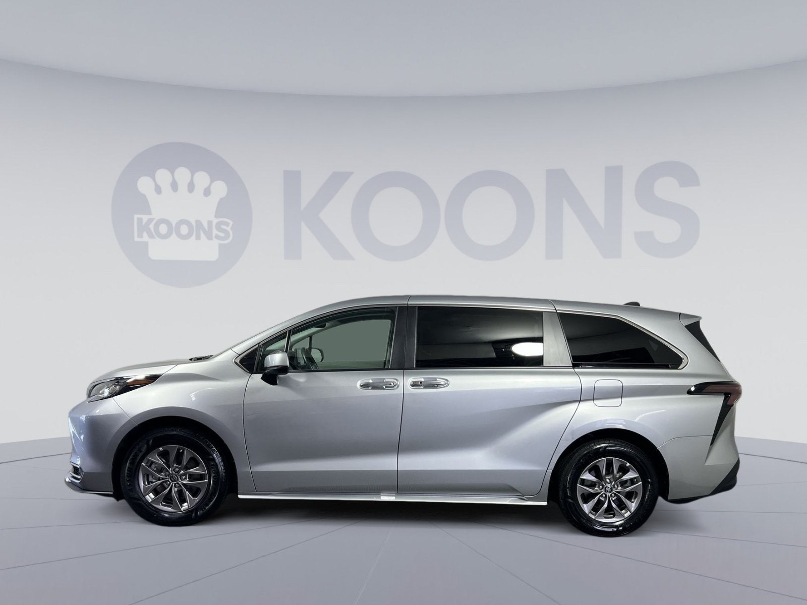 2023 Toyota Sienna XLE