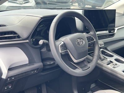 2025 Toyota Sienna XLE