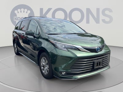 2025 Toyota Sienna XLE