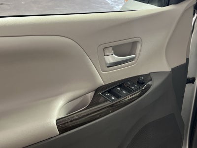 2017 Toyota Sienna XLE