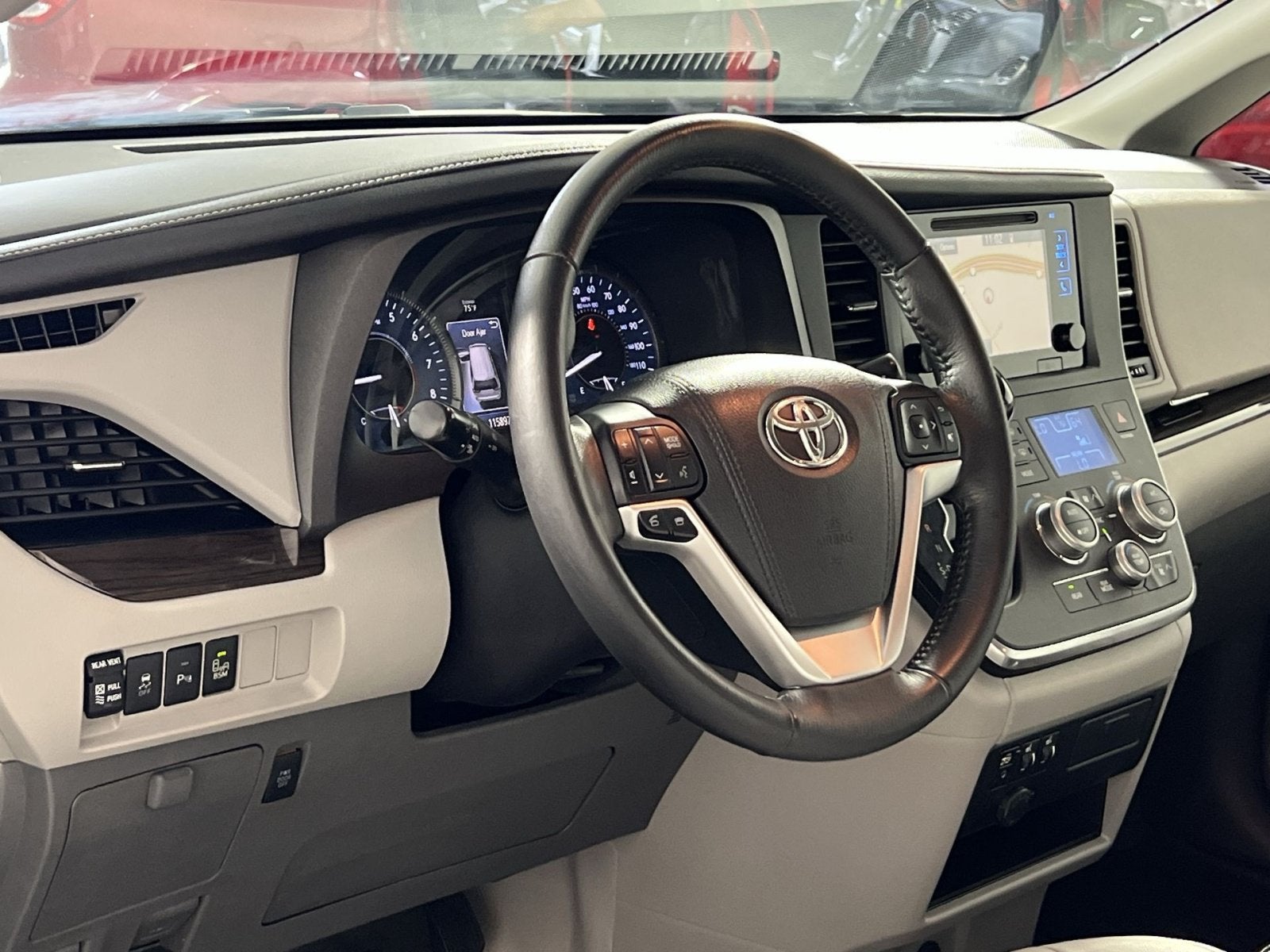 2017 Toyota Sienna XLE