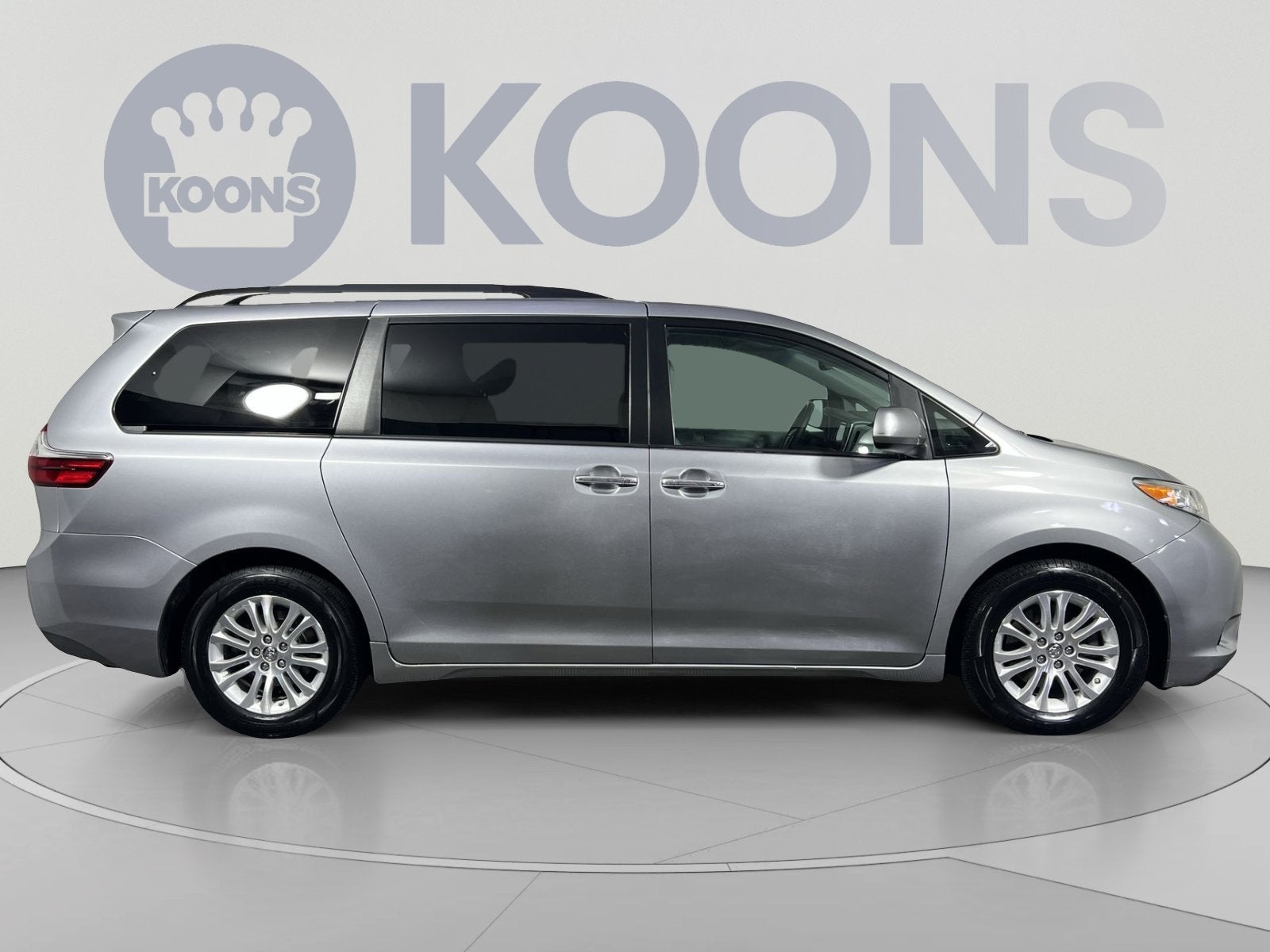 2017 Toyota Sienna XLE
