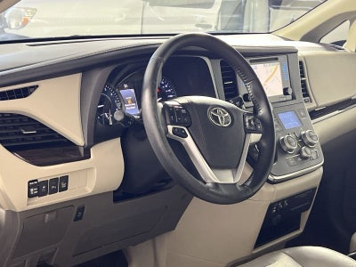 2017 Toyota Sienna XLE