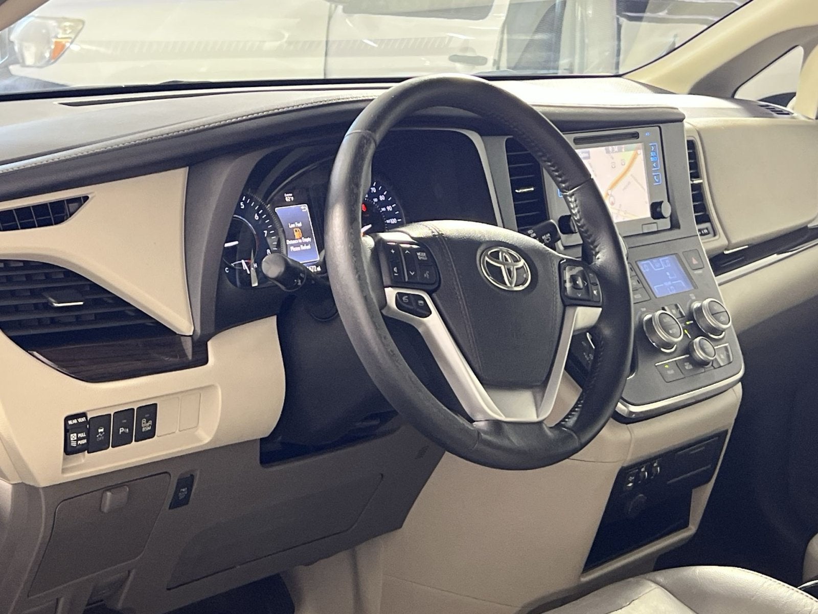 2017 Toyota Sienna XLE