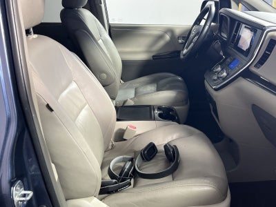 2017 Toyota Sienna XLE