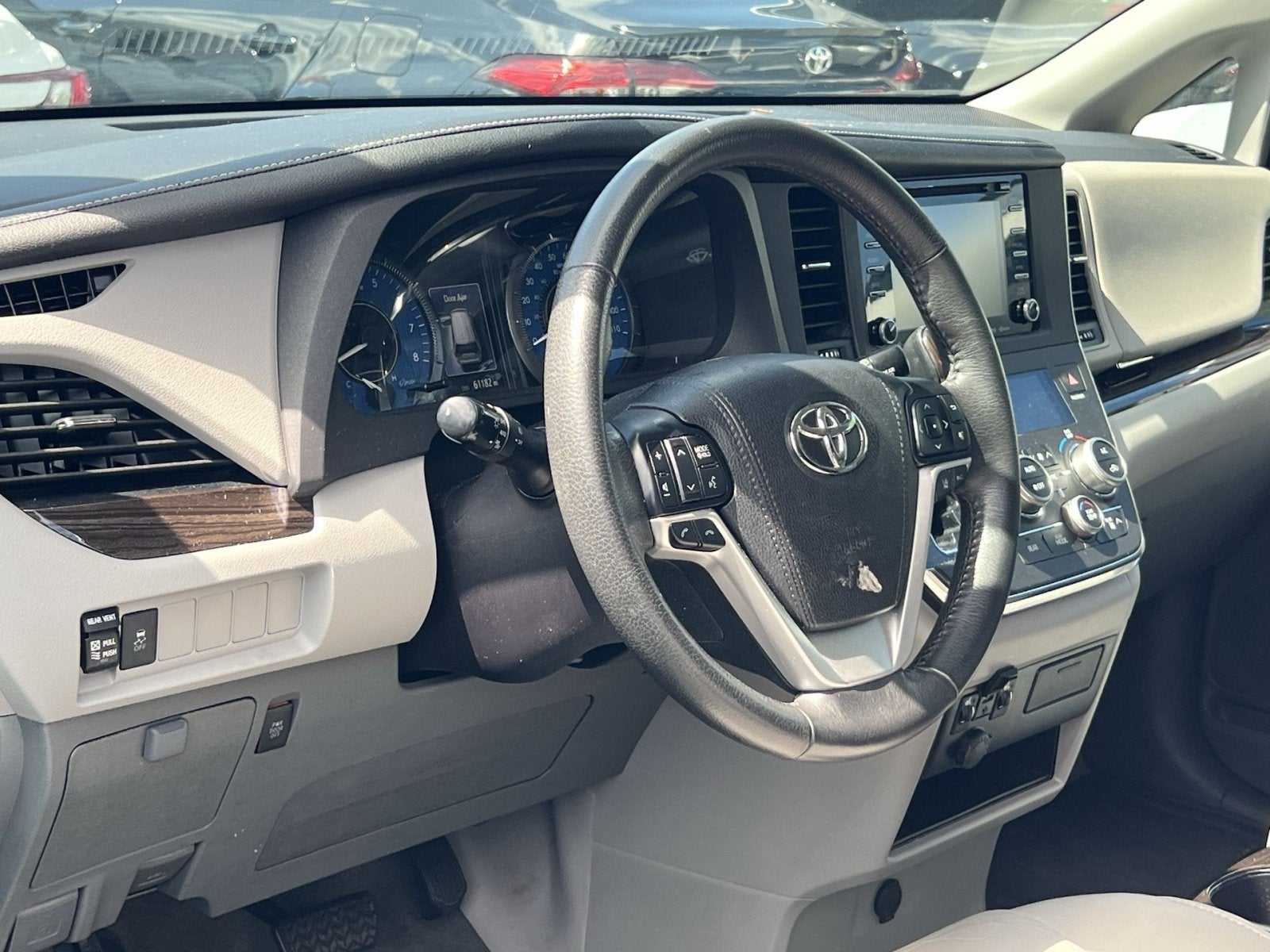 2018 Toyota Sienna XLE