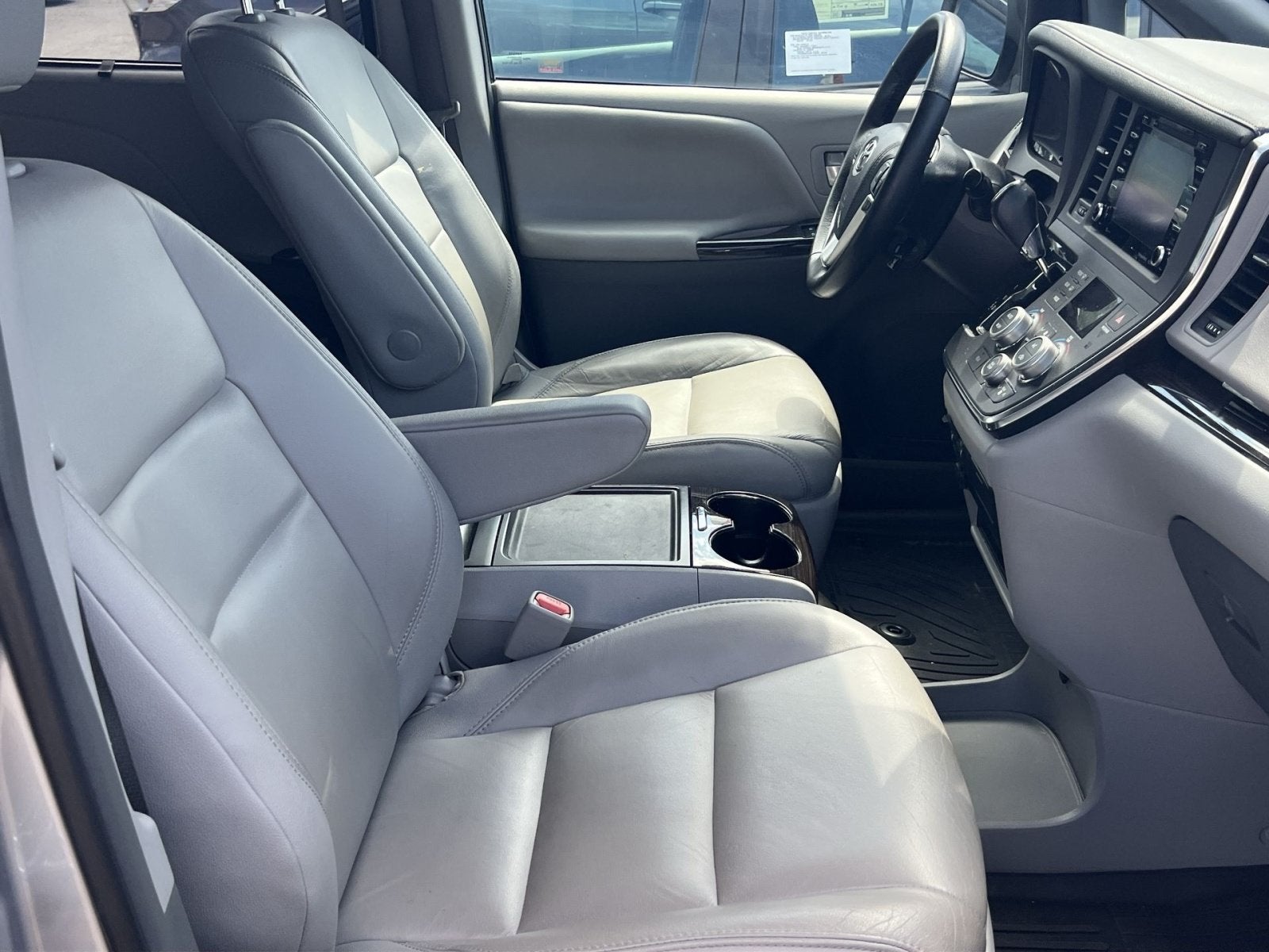 2018 Toyota Sienna XLE