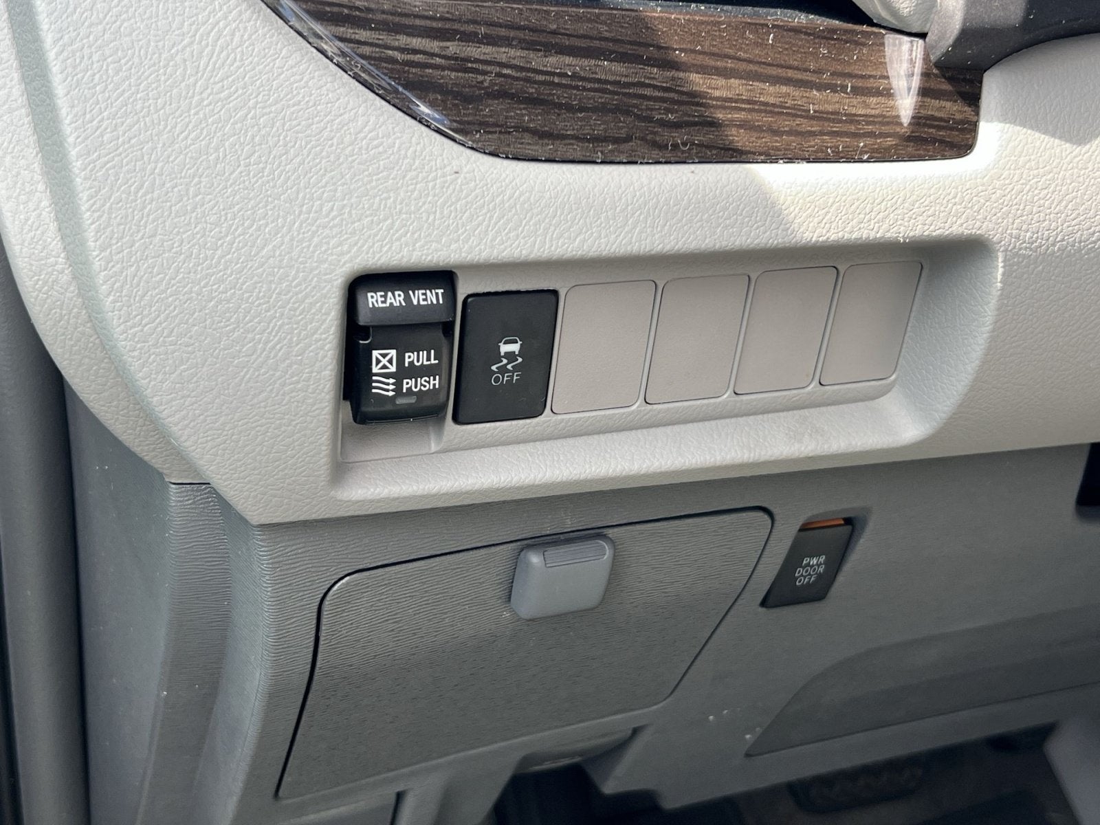 2018 Toyota Sienna XLE