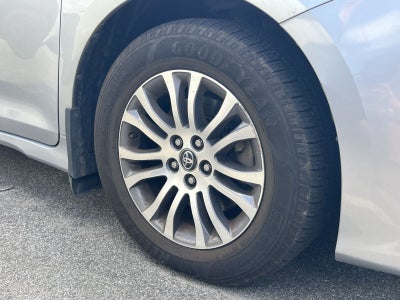 2018 Toyota Sienna XLE