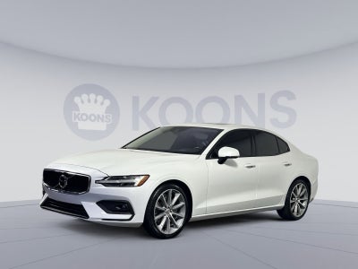 2021 Volvo S60 T6 Momentum