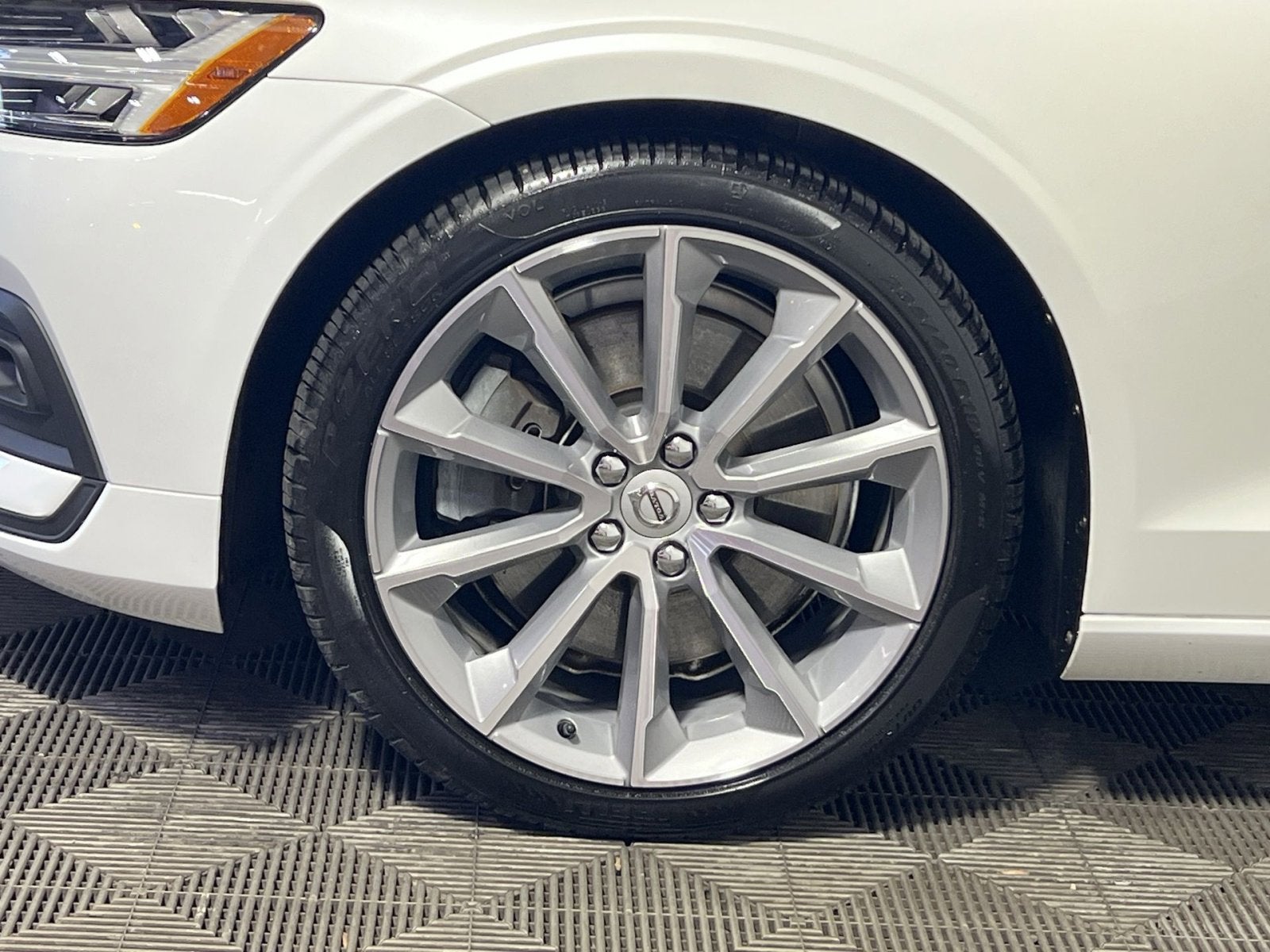 2021 Volvo S60 T6 Momentum