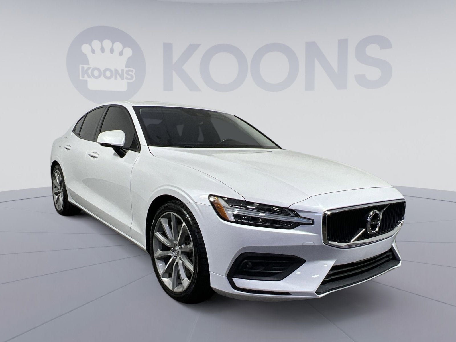 2021 Volvo S60 T6 Momentum
