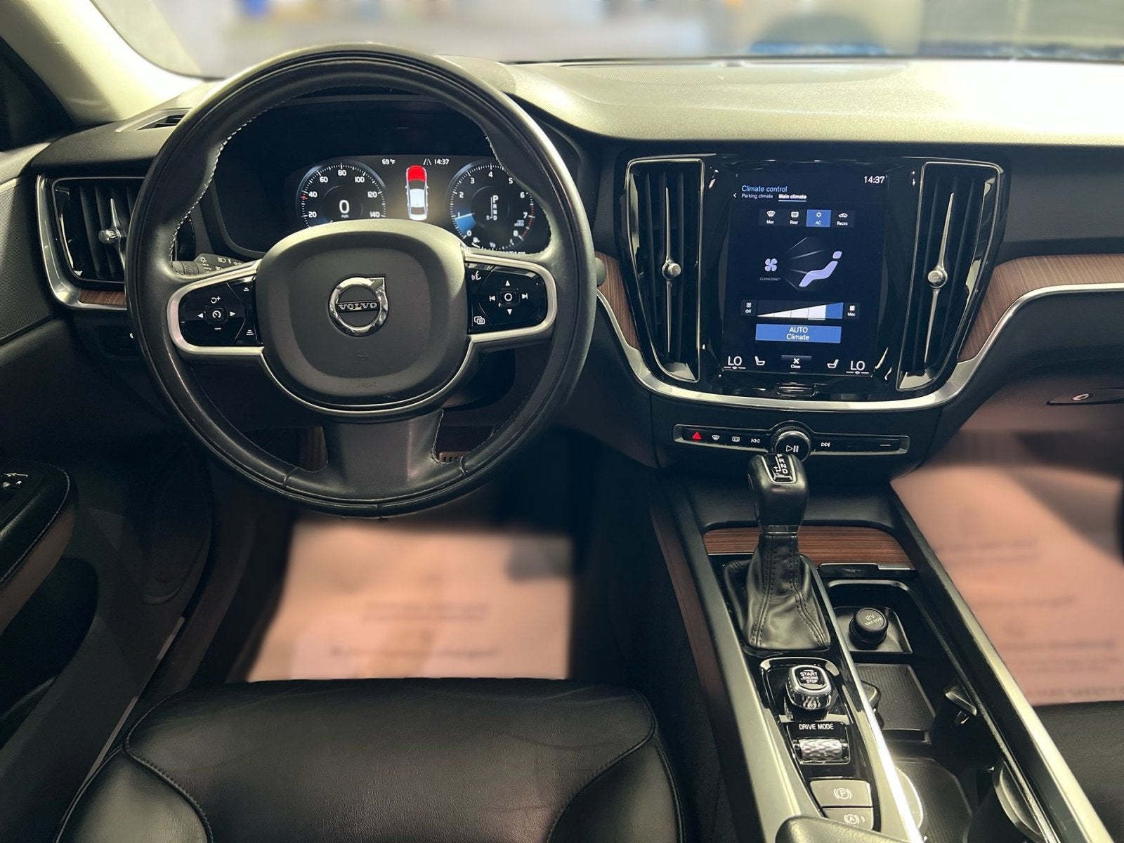 2021 Volvo S60 T6 Momentum