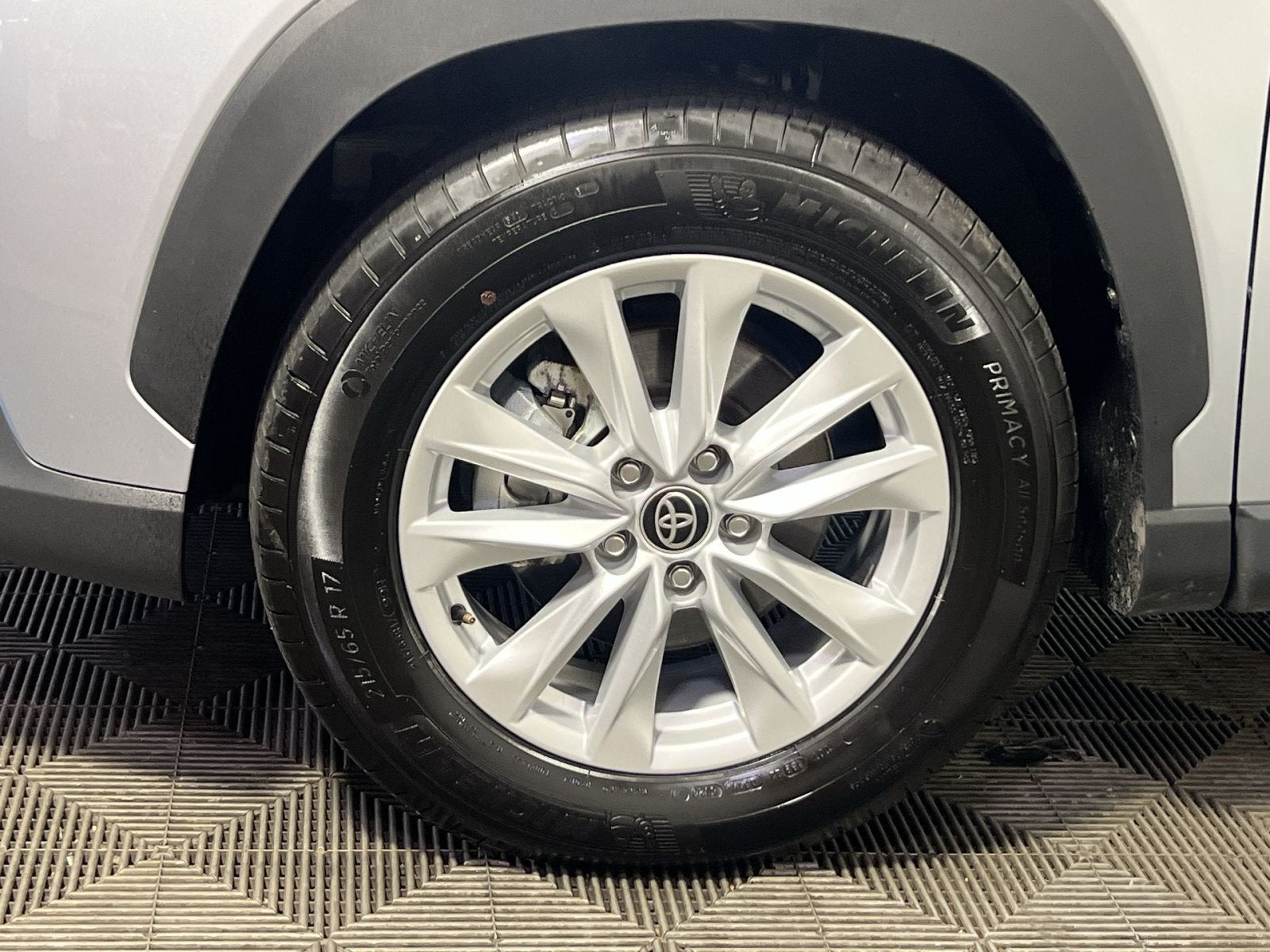 2025 Toyota Corolla Cross LE