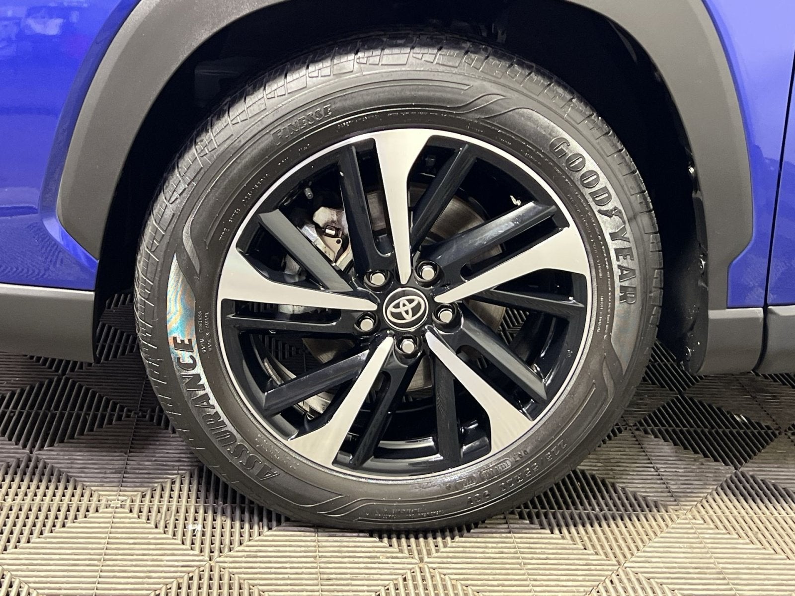 2023 Toyota Corolla Cross Hybrid XSE