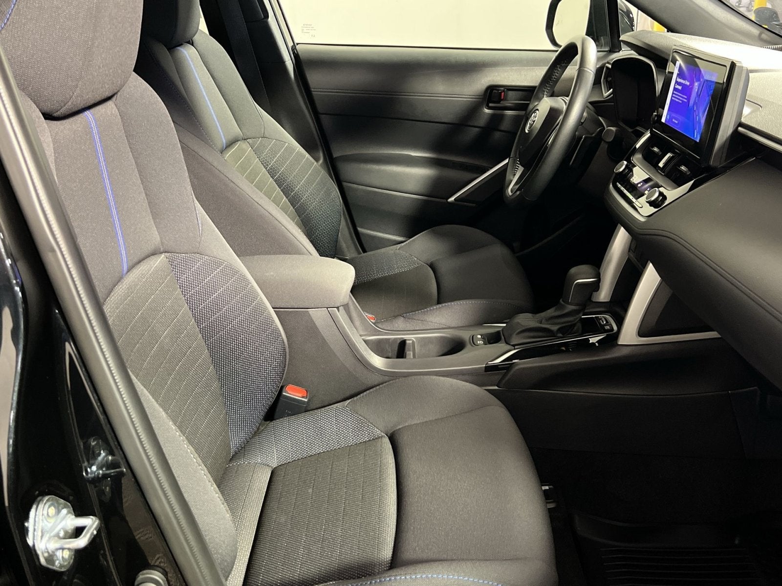 2025 Toyota Corolla Cross Hybrid SE