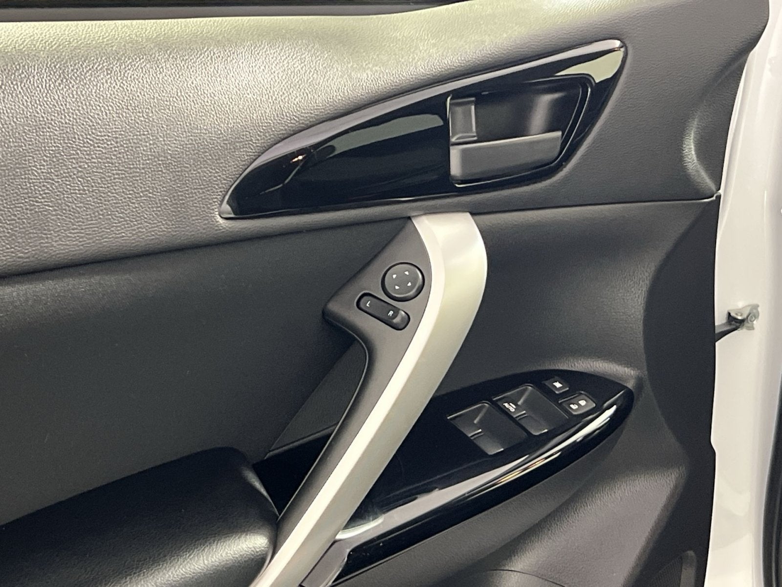 2024 Mitsubishi Eclipse Cross LE