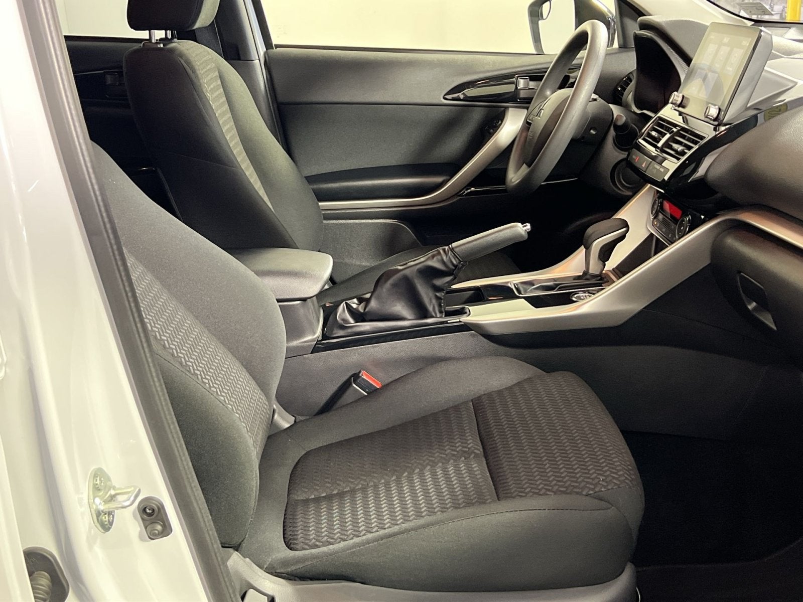 2024 Mitsubishi Eclipse Cross LE
