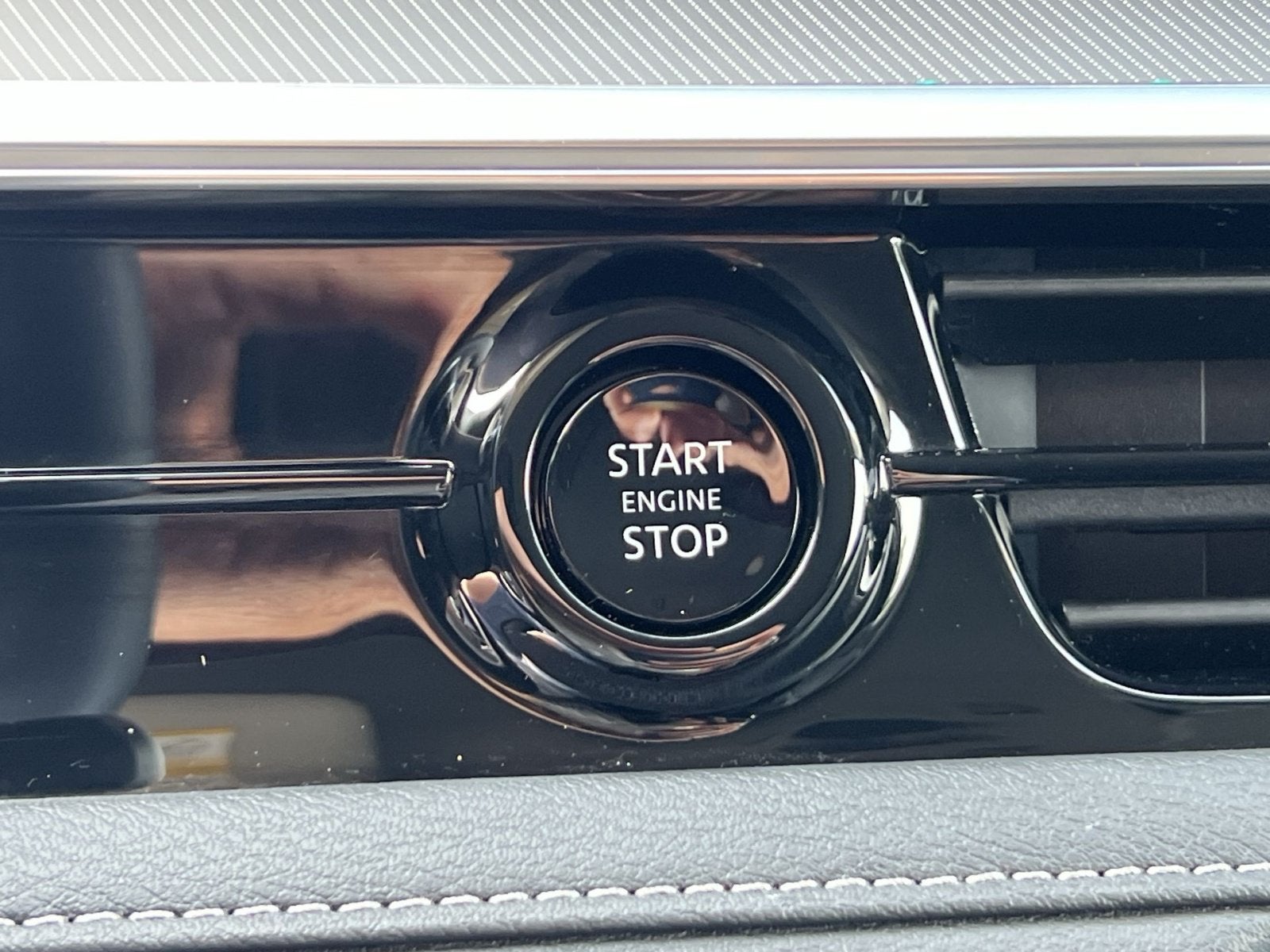 2025 INFINITI QX80 PURE