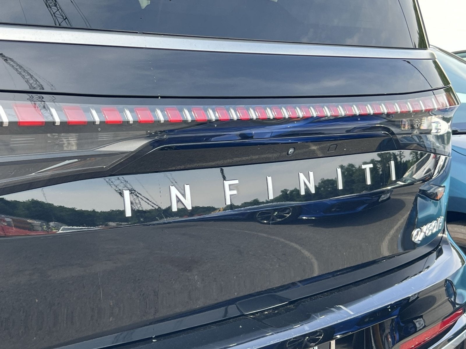2025 INFINITI QX80 PURE