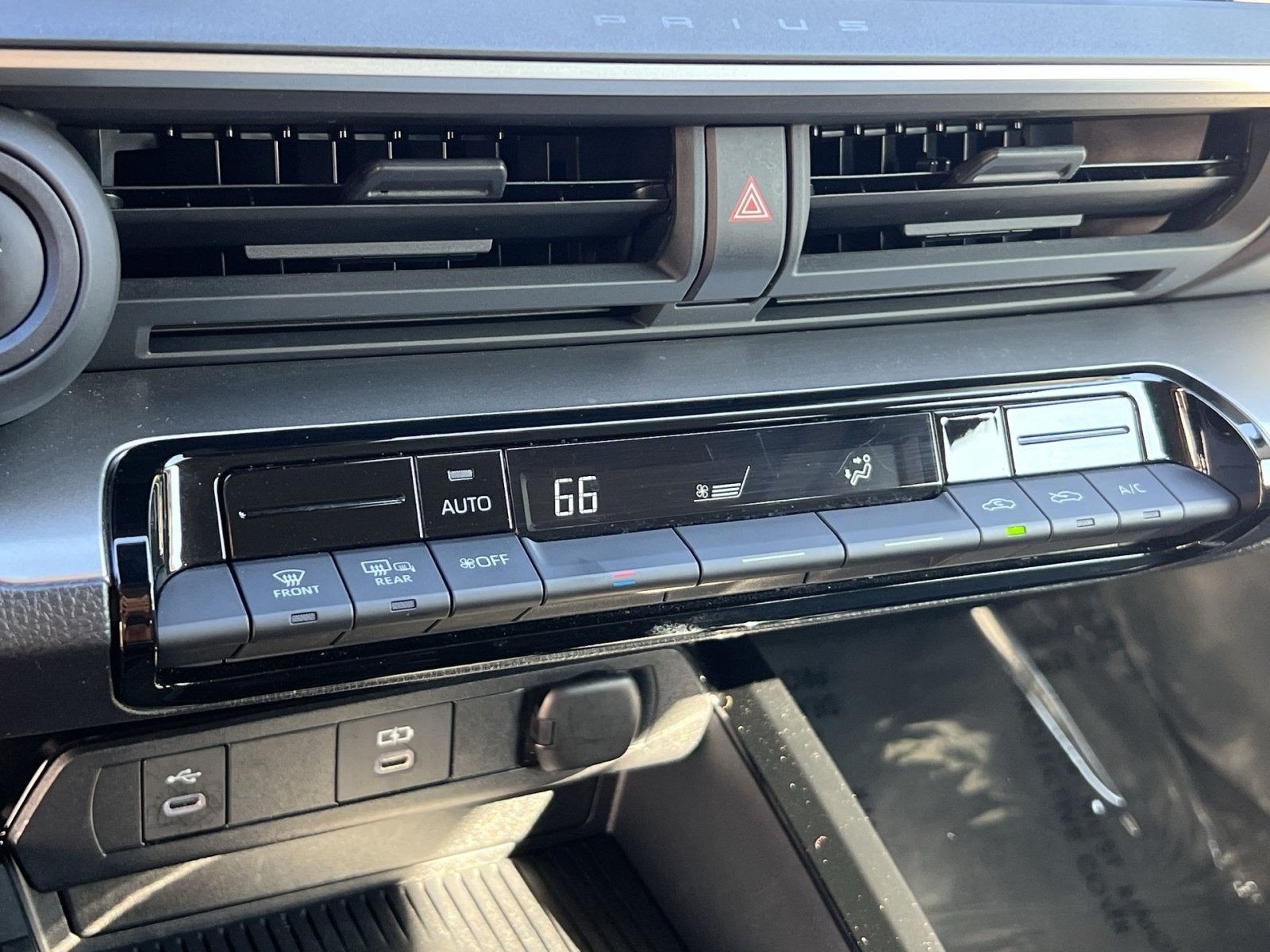 2025 Toyota Prius LE