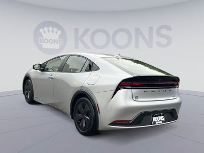 2025 Toyota Prius LE