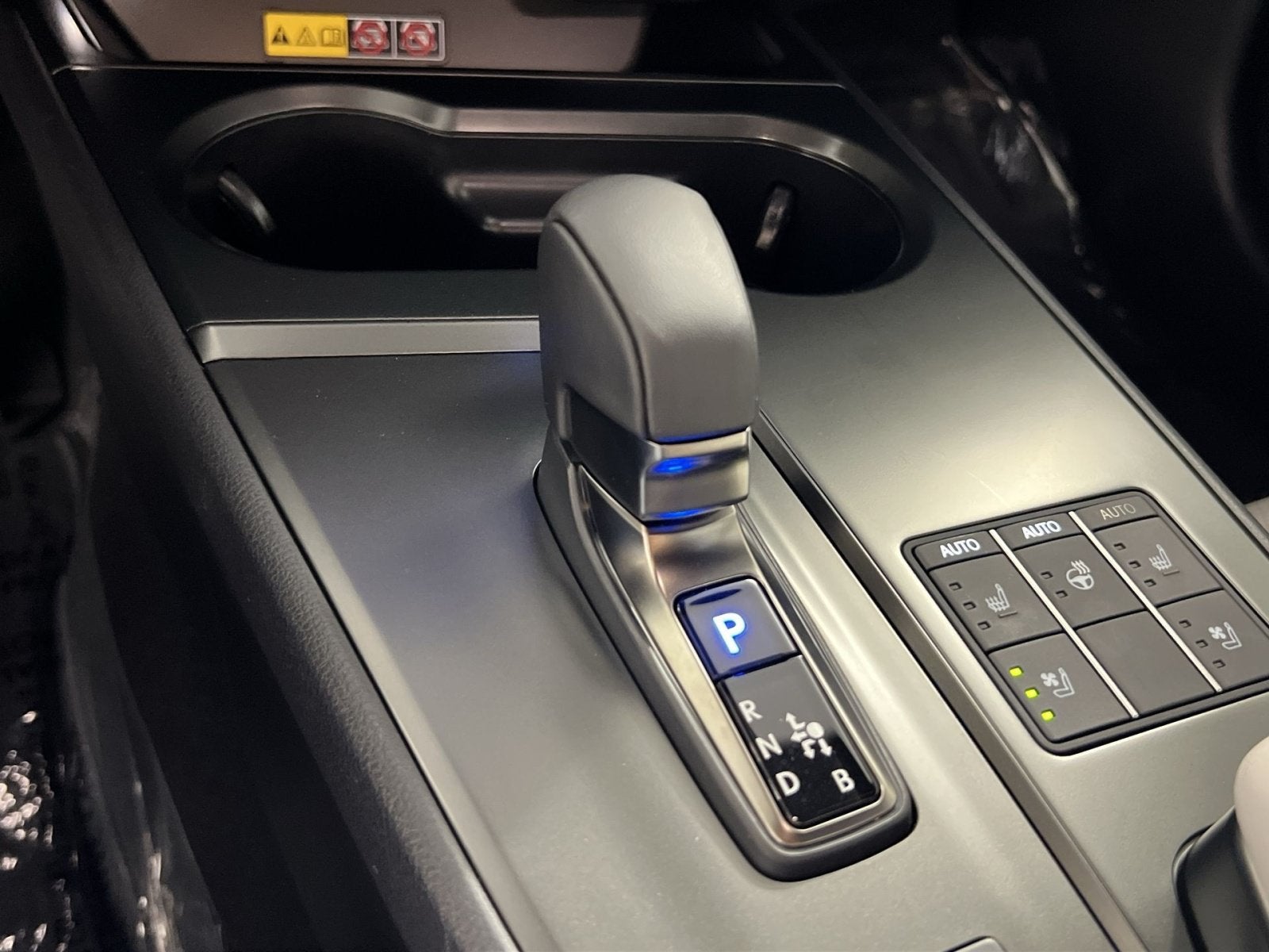 2025 Lexus UX 300h Premium