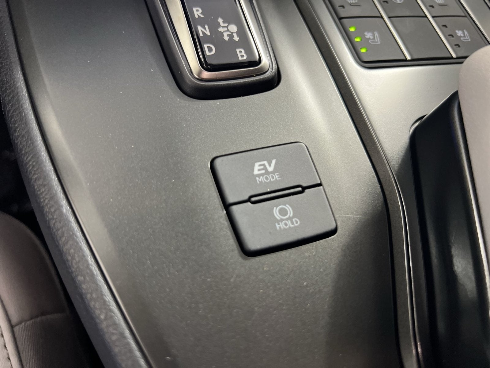 2025 Lexus UX 300h Premium