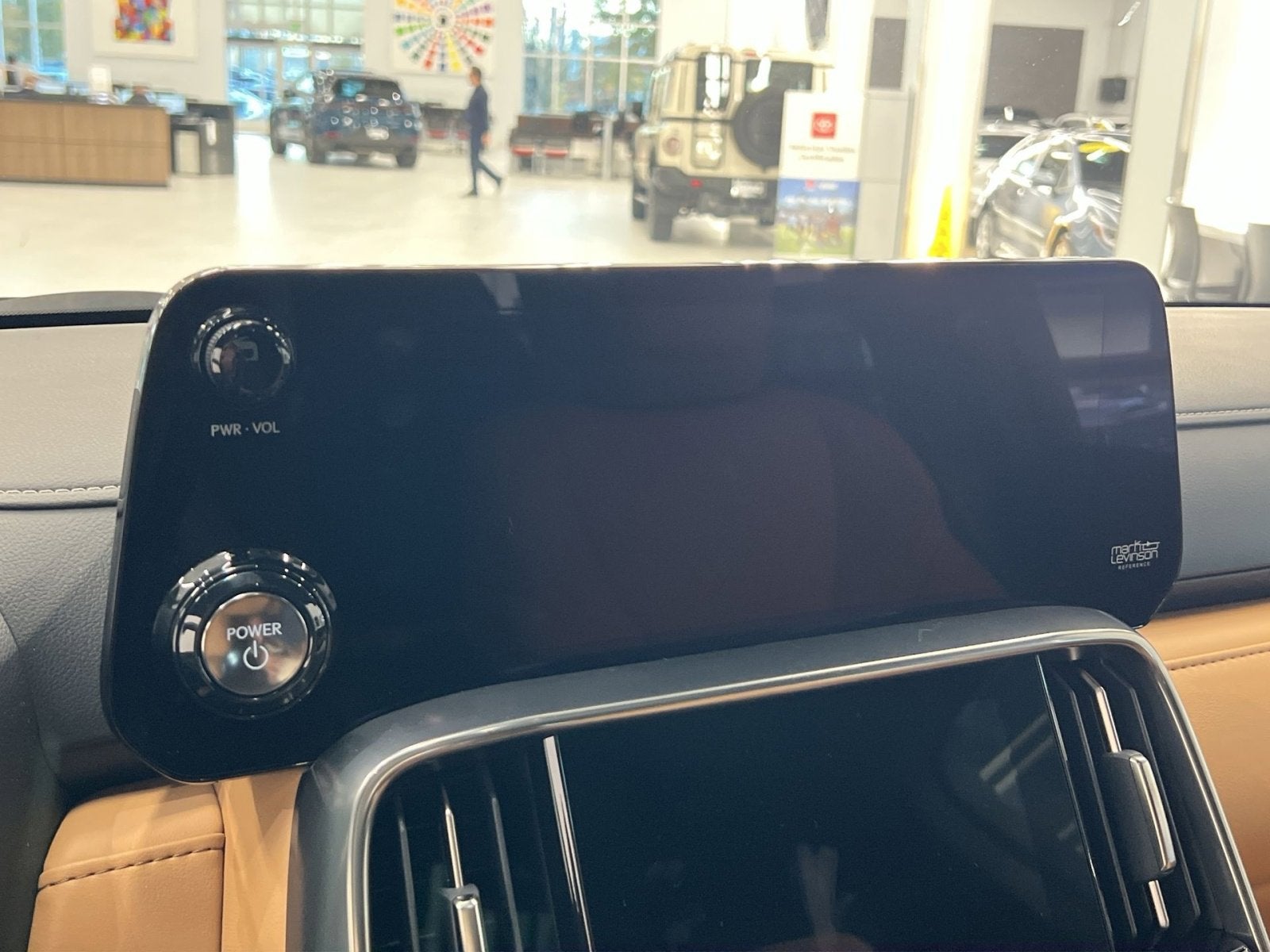 2025 Lexus LX 700h Luxury