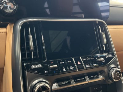 2025 Lexus LX 700h Luxury