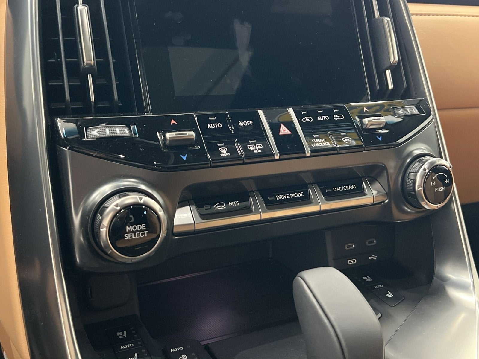 2025 Lexus LX 700h Luxury