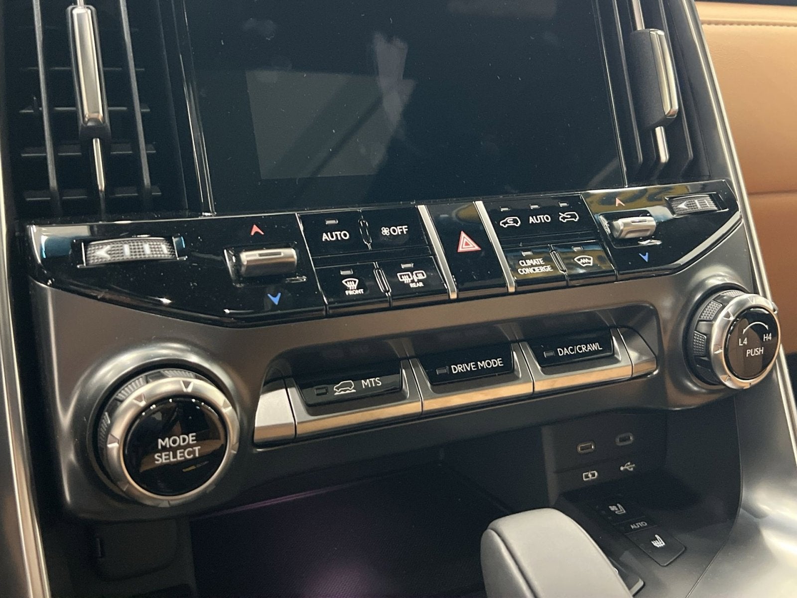 2025 Lexus LX 700h Luxury