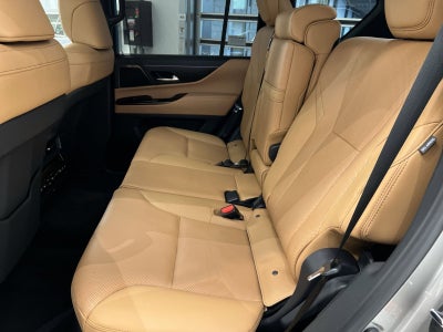 2025 Lexus LX 700h Luxury