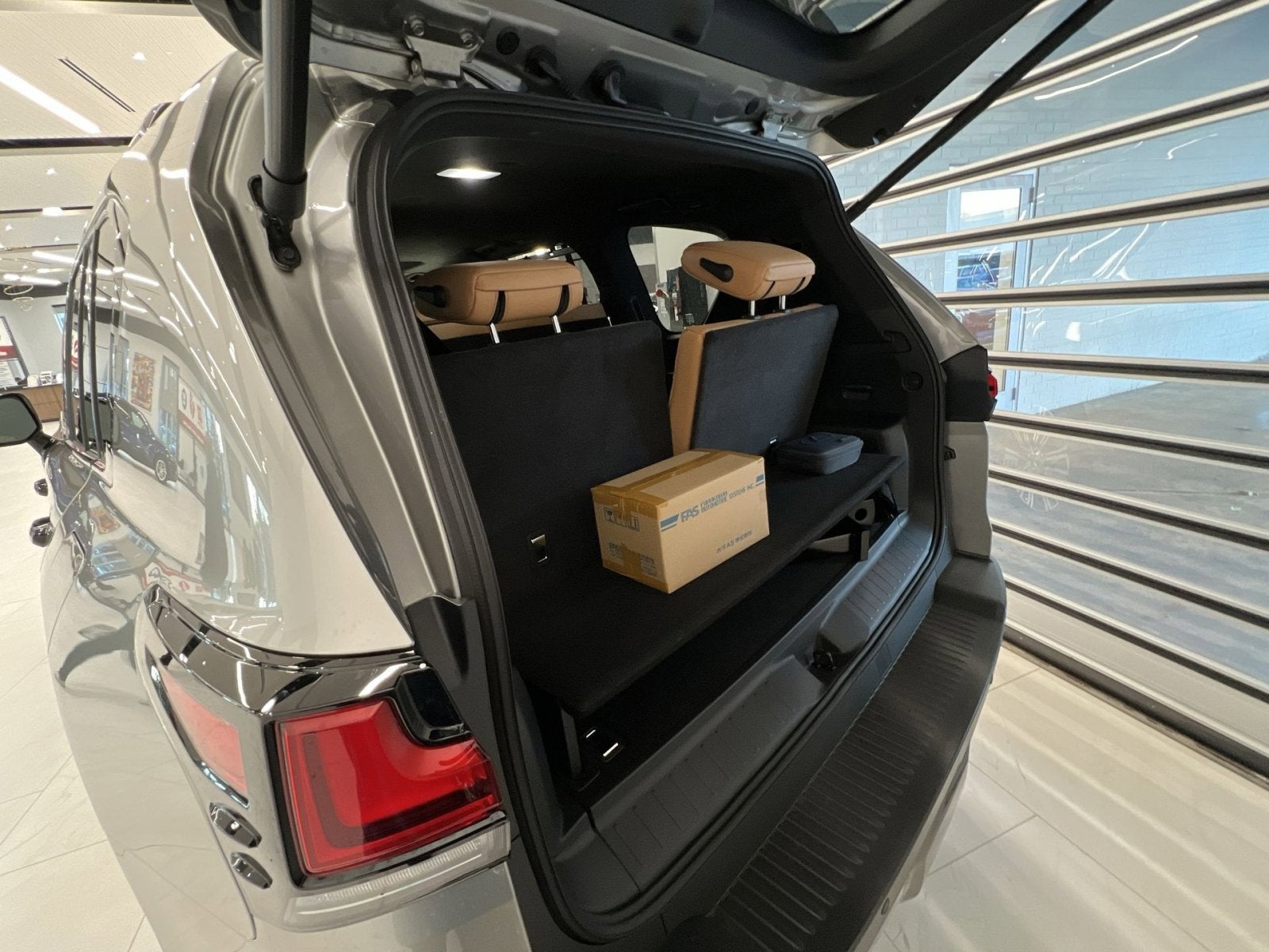 2025 Lexus LX 700h Luxury