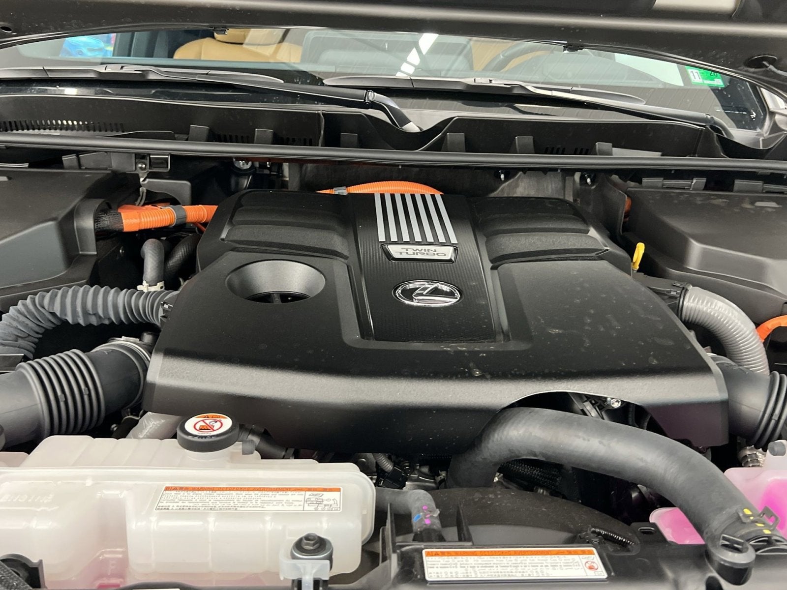 2025 Lexus LX 700h Luxury