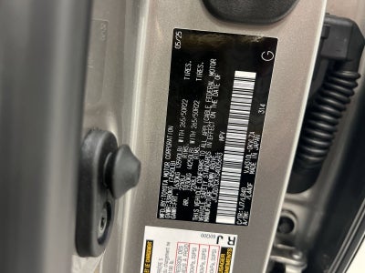 2025 Lexus LX 700h Luxury