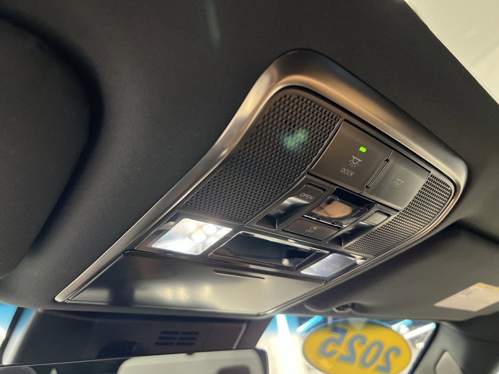 2025 Lexus LX 700h Luxury